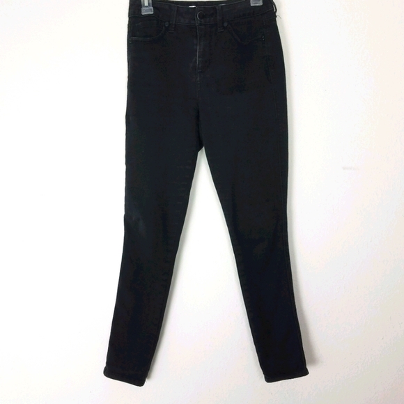Seven7  Skinny Cropped Black Distressed Jean's - Picture 1 of 6